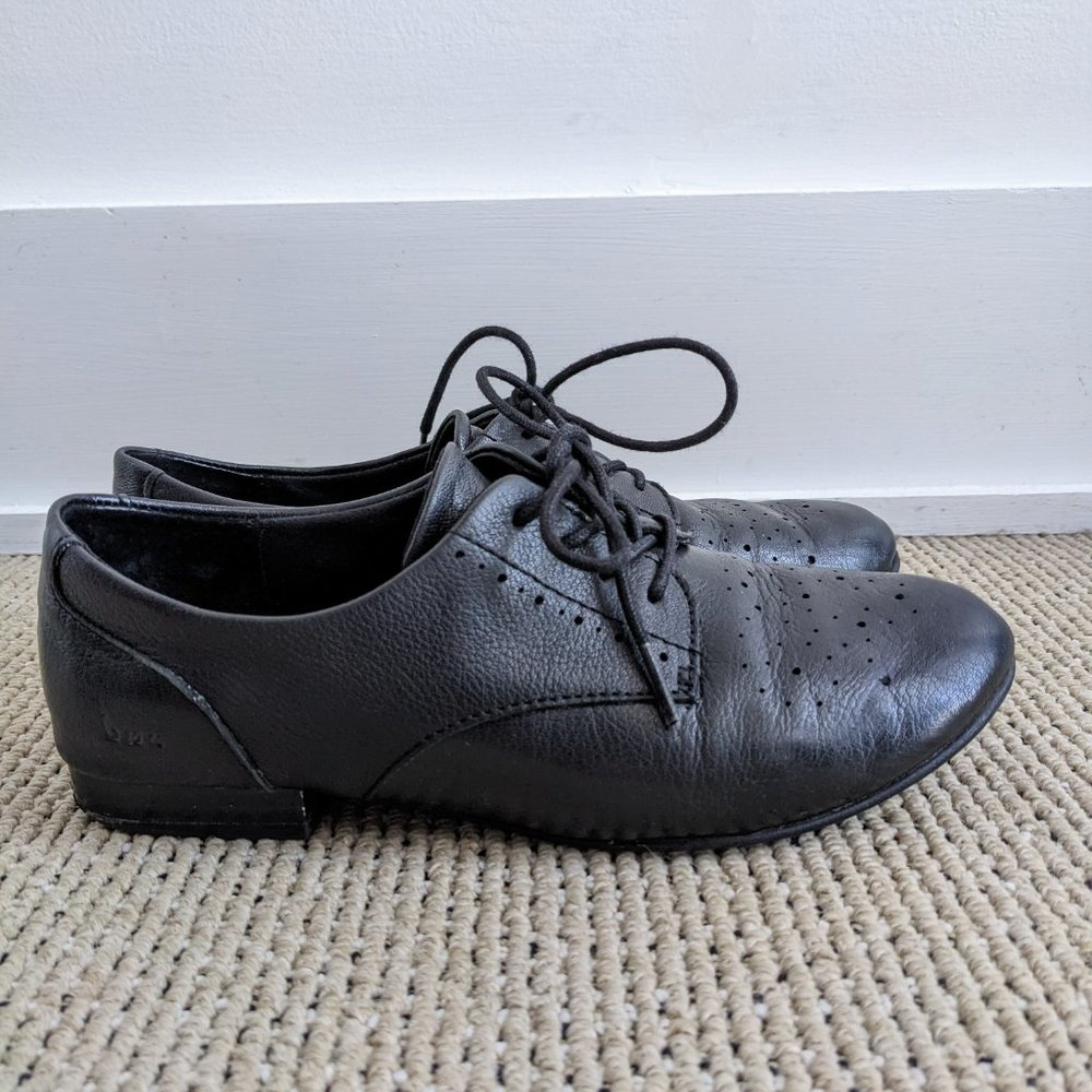b.o.c. Amble Oxfords Size 7.5M
